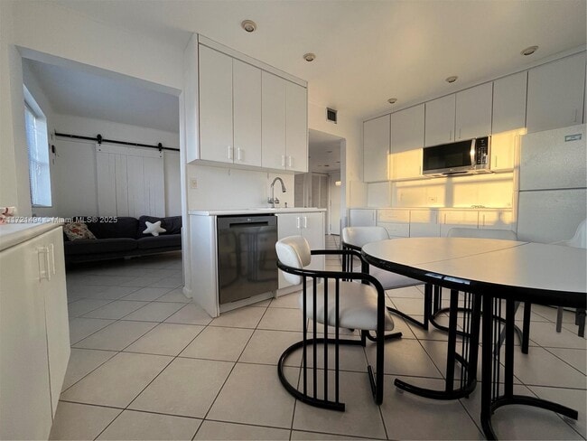 Building Photo - 1390 Ocean Dr