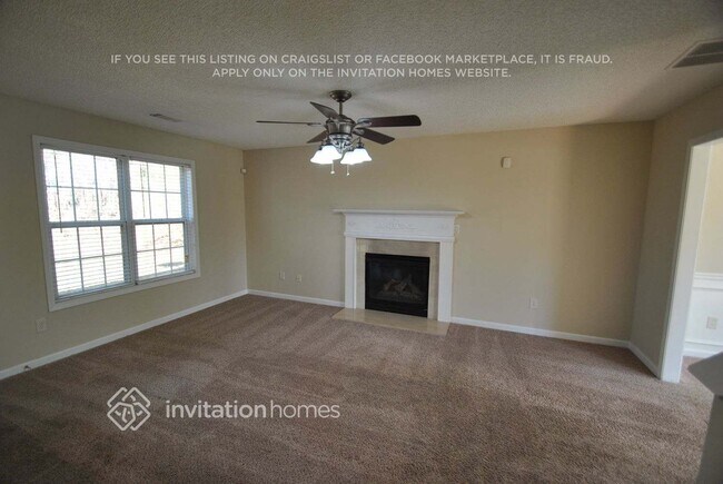 Building Photo - 204 Revolutionary Dr