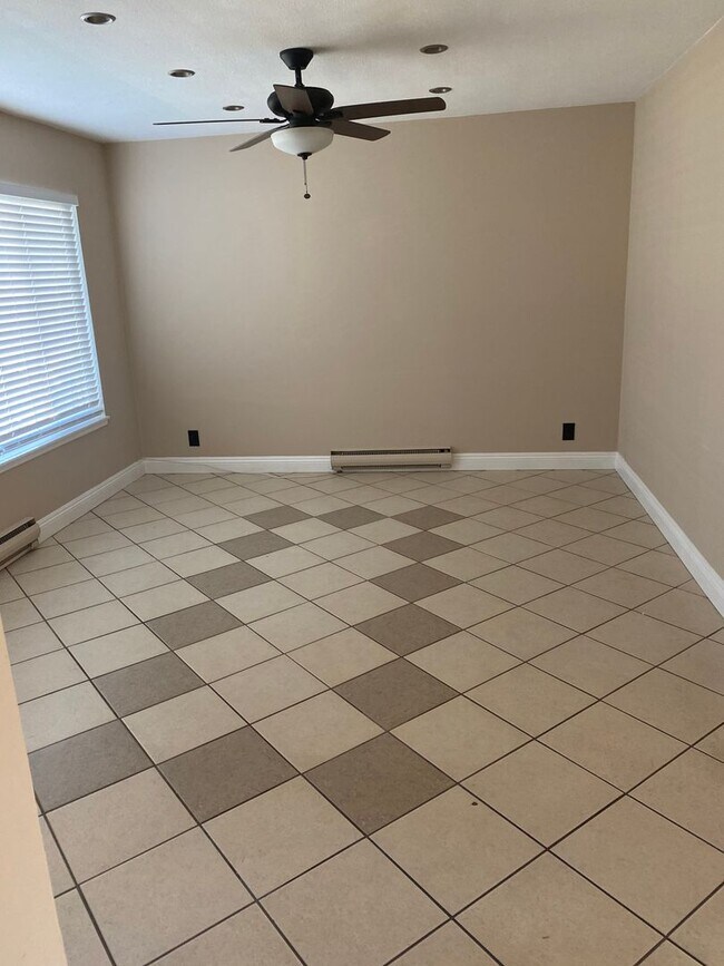 Foto del edificio - 1 Bed, 1 Bath Downstairs Condo - 19891 Pic...