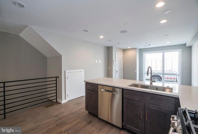 Foto del edificio - 1434 Clymer St