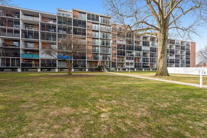 Foto principal - 2331 E Market St