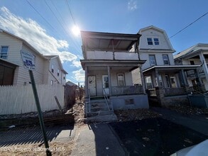 Building Photo - 536 Alder St