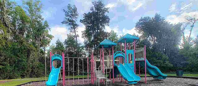 Building Photo - 8241 Pelican Landing Rd