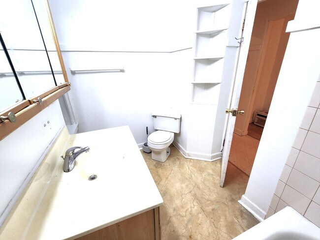 Foto del edificio - 2772 N Bremen St