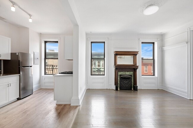 Building Photo - 251 10th St