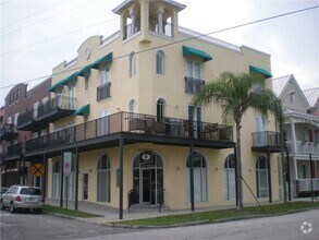 Building Photo - 2002 E 5th Ave