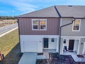 Building Photo - 959 Grandin St