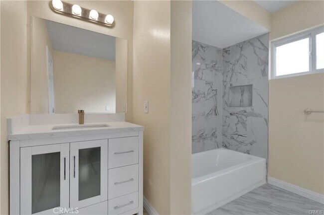 Foto del edificio - 12802 Rain Shadow Rd