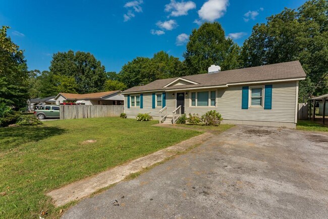Foto del edificio - Move-In Ready Comfort – 4 Bed, 2 Bath!