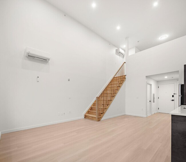 Foto del edificio - 1 Mallory Ave