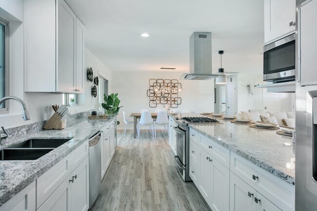 Foto del edificio - 6822 E Oak St