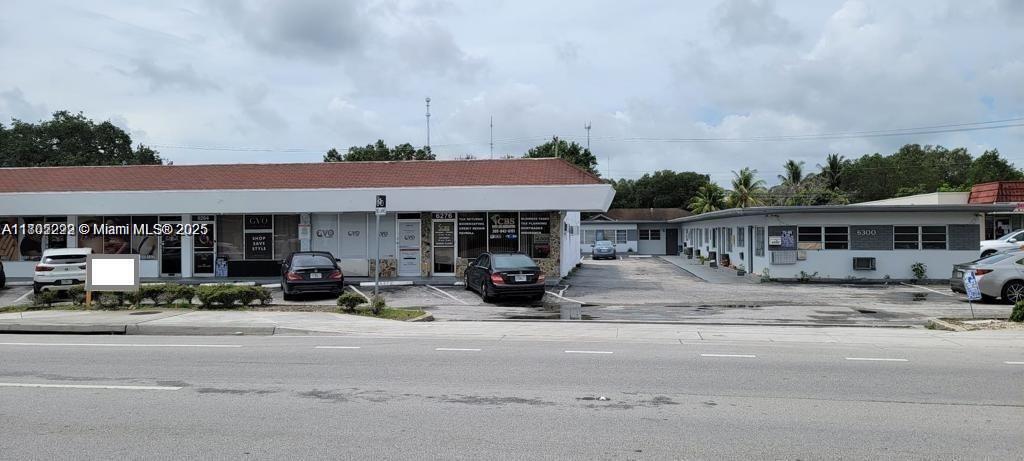 Primary Photo - 6300 Miramar Pkwy