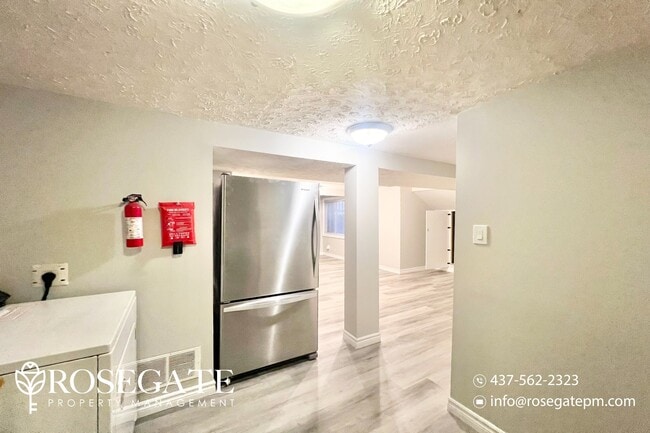 Building Photo - Spacious 2-Bedroom Unit in Waterloo – 800 ...