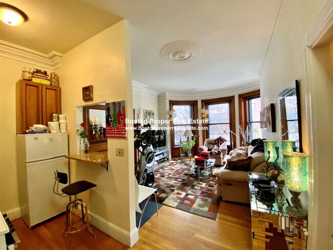 Building Photo - 1 br, 1 bath  - 455 Beacon St Apt 3A