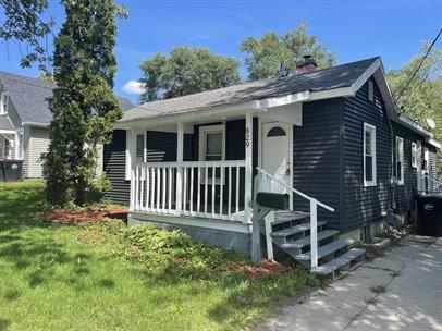 Primary Photo - 829 Johnson St