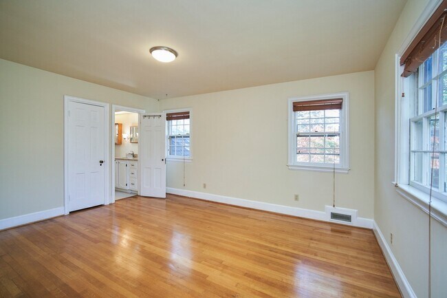 Foto del edificio - 4222 46th St NW
