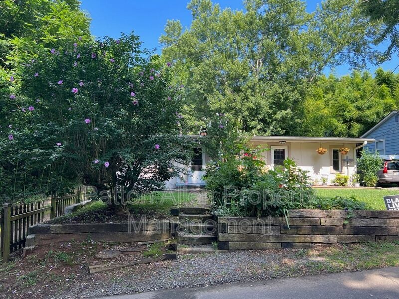 Primary Photo - 10 Miller Rd E