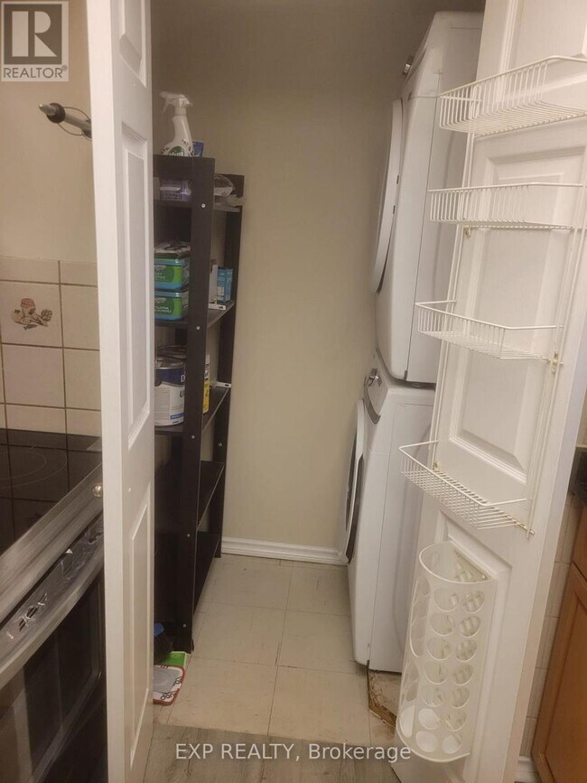 Photo du bâtiment - 285 Enfield Pl