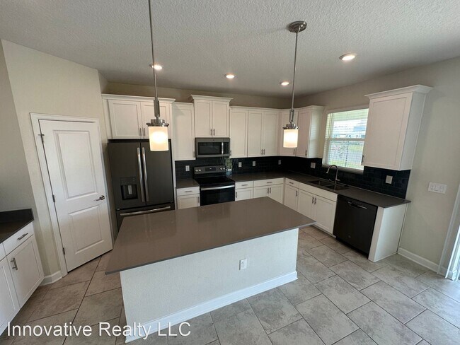 Foto del edificio - 5 br, 4 bath House - 4920 Lotta Ct.