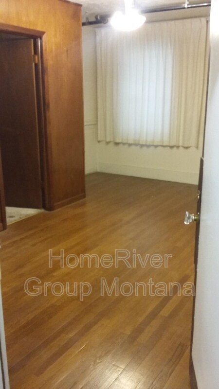 Foto principal - 147 W Main St