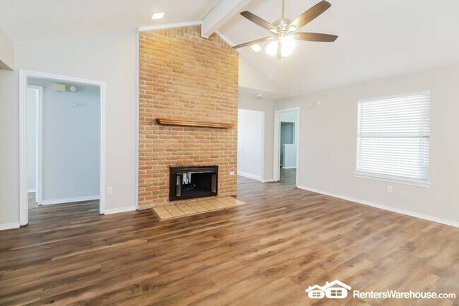 Foto del edificio - Newly renovated spacious 3 bed/2 bath, wit...