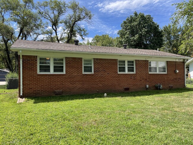 Foto del edificio - 551 Spring Creek Dr