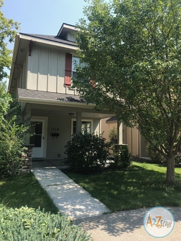 Primary Photo - 3 Bed 2 1/2 Bath Gem Near BSU!