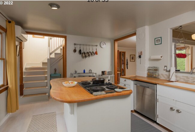 Foto del edificio - 89907 Youngs River Rd