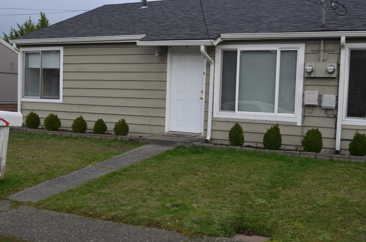 Photo - 1708 & 1710 Rainier Ave | Bramel