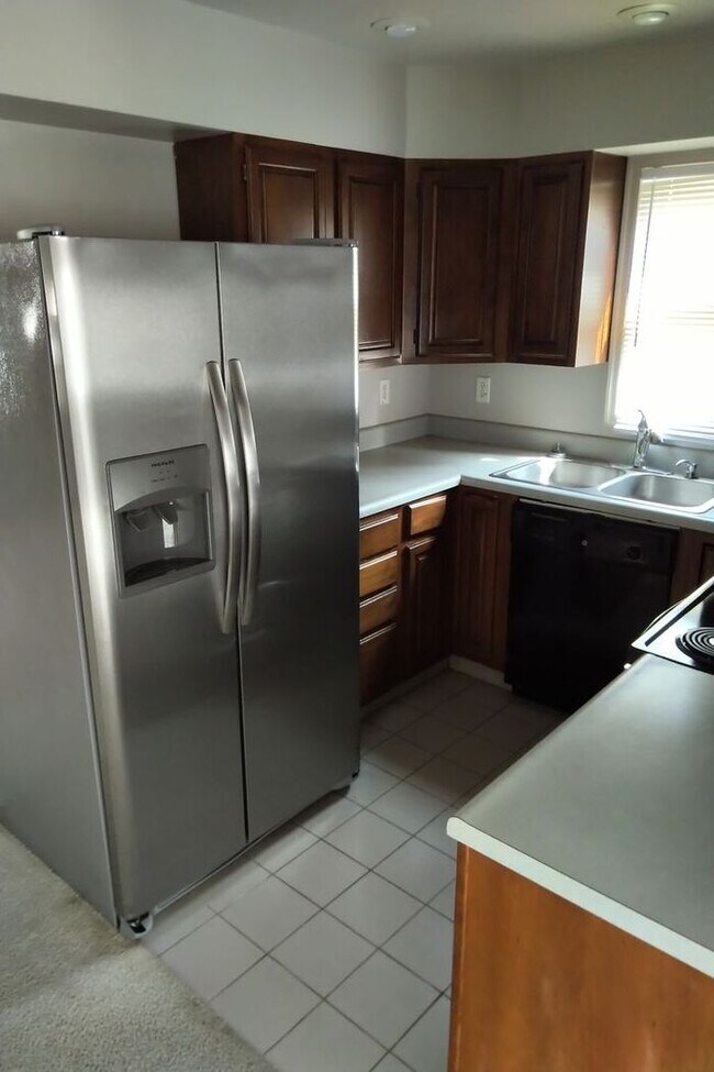 Building Photo - 2 Bed, 1 Bath Bungalow
