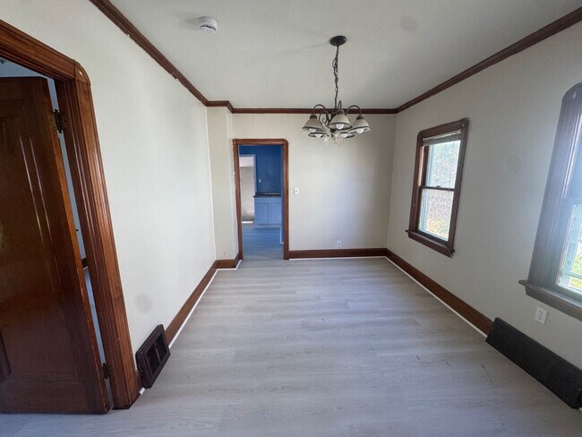 Foto del edificio - Charming 3-Bedroom Property in Prime Location