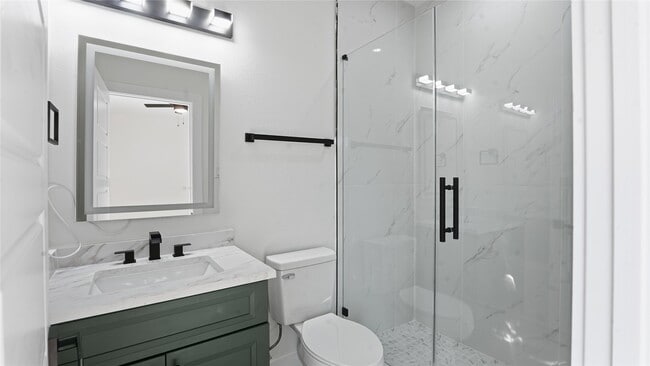 Foto del edificio - 1317 Knight St