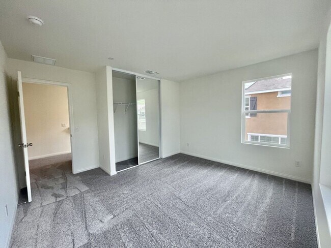Building Photo - 21151 Packing House Ct
