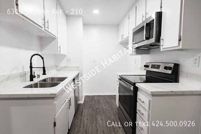 Foto del edificio - 6310 Sylmar Ave