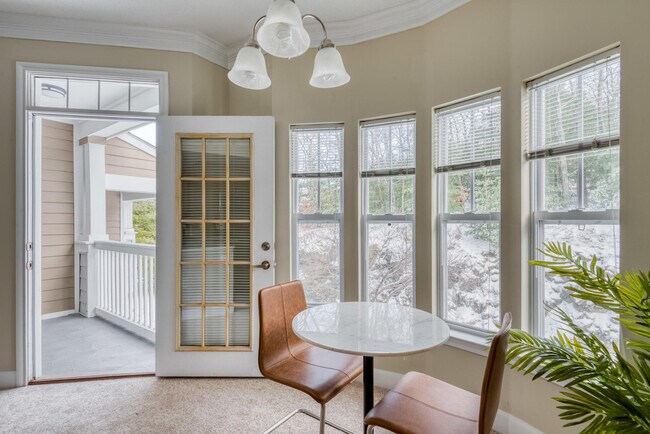 Building Photo - 1449 Main St