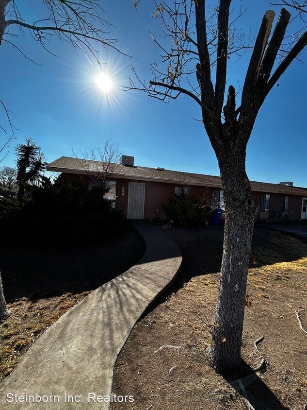 Primary Photo - 2 br, 1 bath House - 447 Yale Dr.