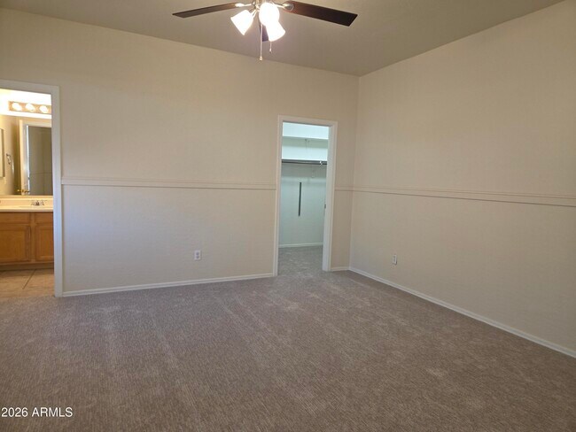 Foto del edificio - 426 N Oak St