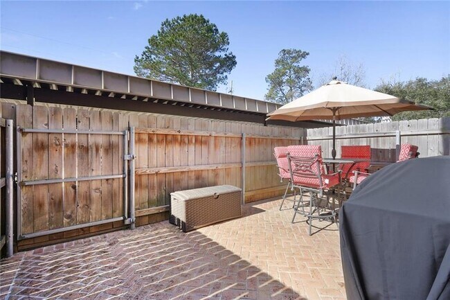 Building Photo - 500 Aries Dr