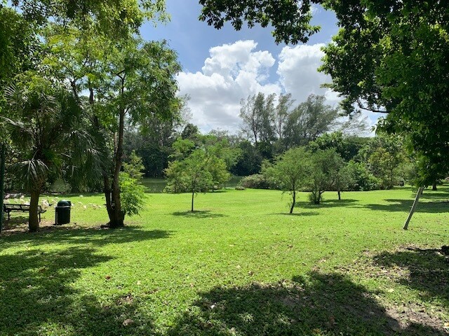 Foto del edificio - 7901 SW 64th Ave