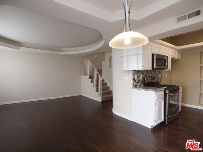 Foto del edificio - 10627 Moorpark St