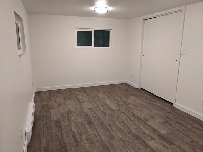 Master bed room - 38 Logan Ave