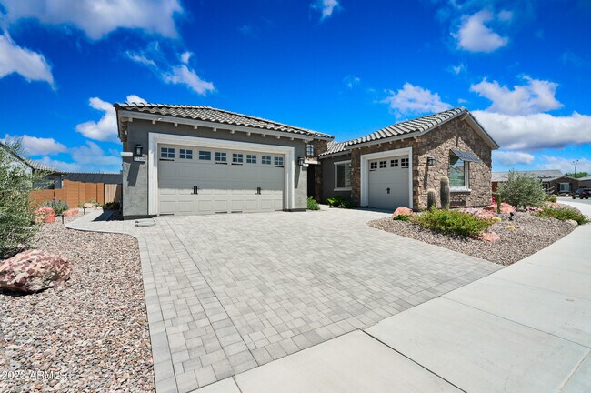 Building Photo - 27368 W Osprey Dr