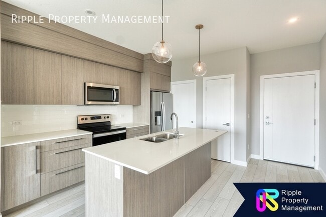 Building Photo - Modern 2 Beds, 1 Baths Apartment/Condo | N...