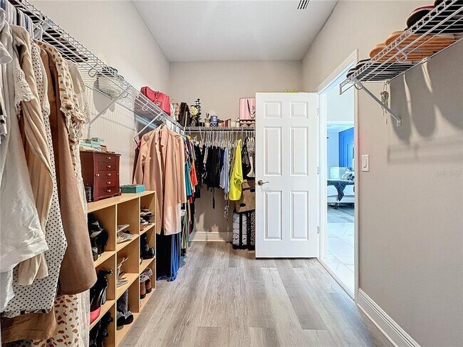 Building Photo - 5559 Trevesta Pl