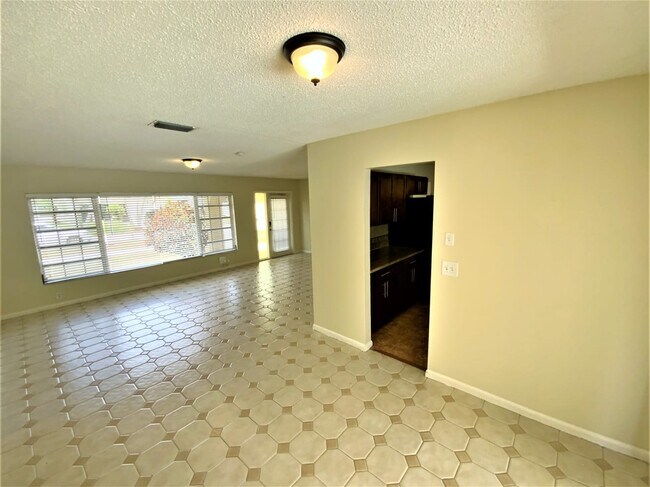 Building Photo - 10830 Stacey Ln