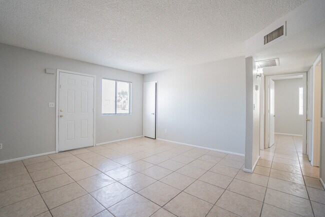 Building Photo - 501 E KACHINA AVE UNIT 2, APACHE JUNCTION AZ