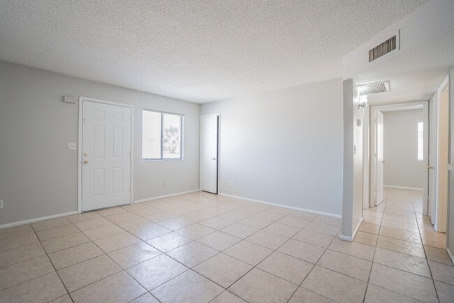 Foto del edificio - 501 E KACHINA AVE UNIT 2, APACHE JUNCTION AZ