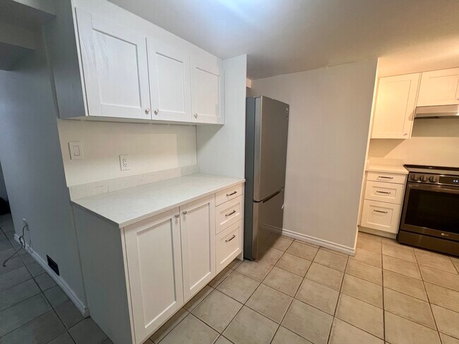 Photo du bâtiment - 3285 8th Av W