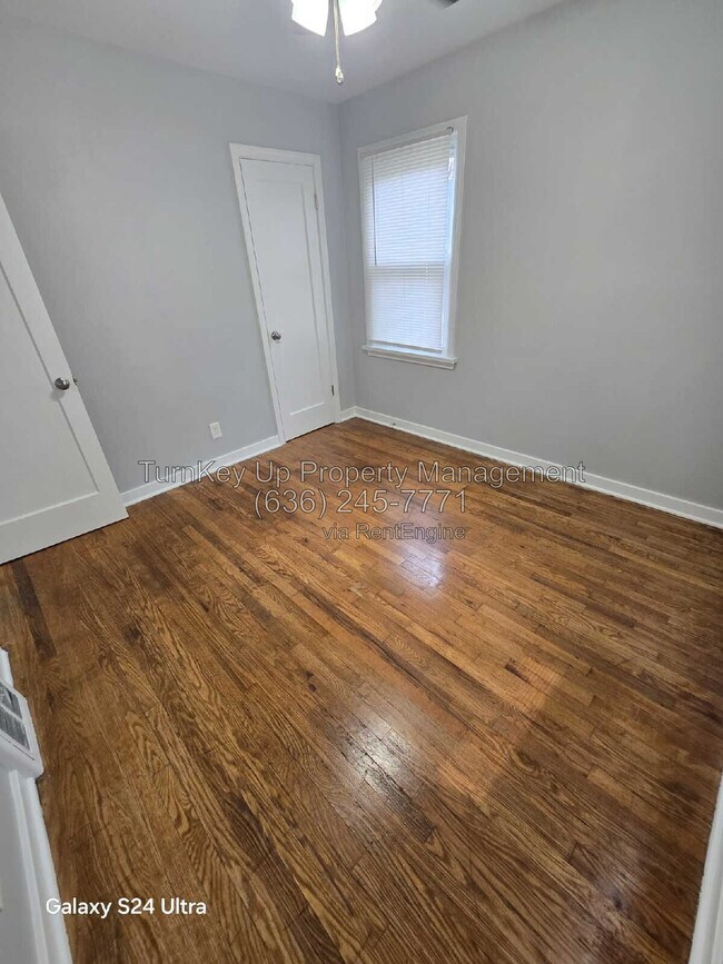 Building Photo - 325 S Marguerite Ave