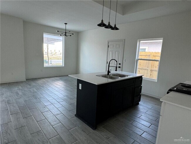 Building Photo - 5613 Notre Dame Ave